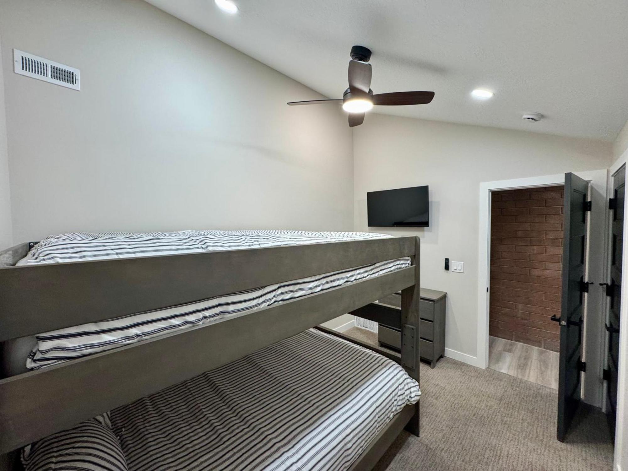 Family Friendly Condo - Парк-Сіті Екстер'єр фото